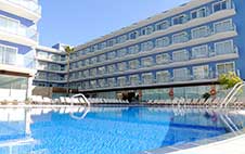 anteprima-spagna-hotel-augustus-piscina.jpg